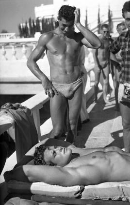 Serge de Sazo Steve Reeves (allongé), Cannes 1948